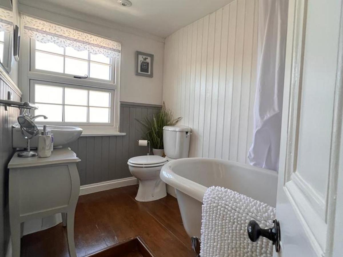 Bridewell Cottage In The Heart Of Tenterden - Pass The Keys エクステリア 写真