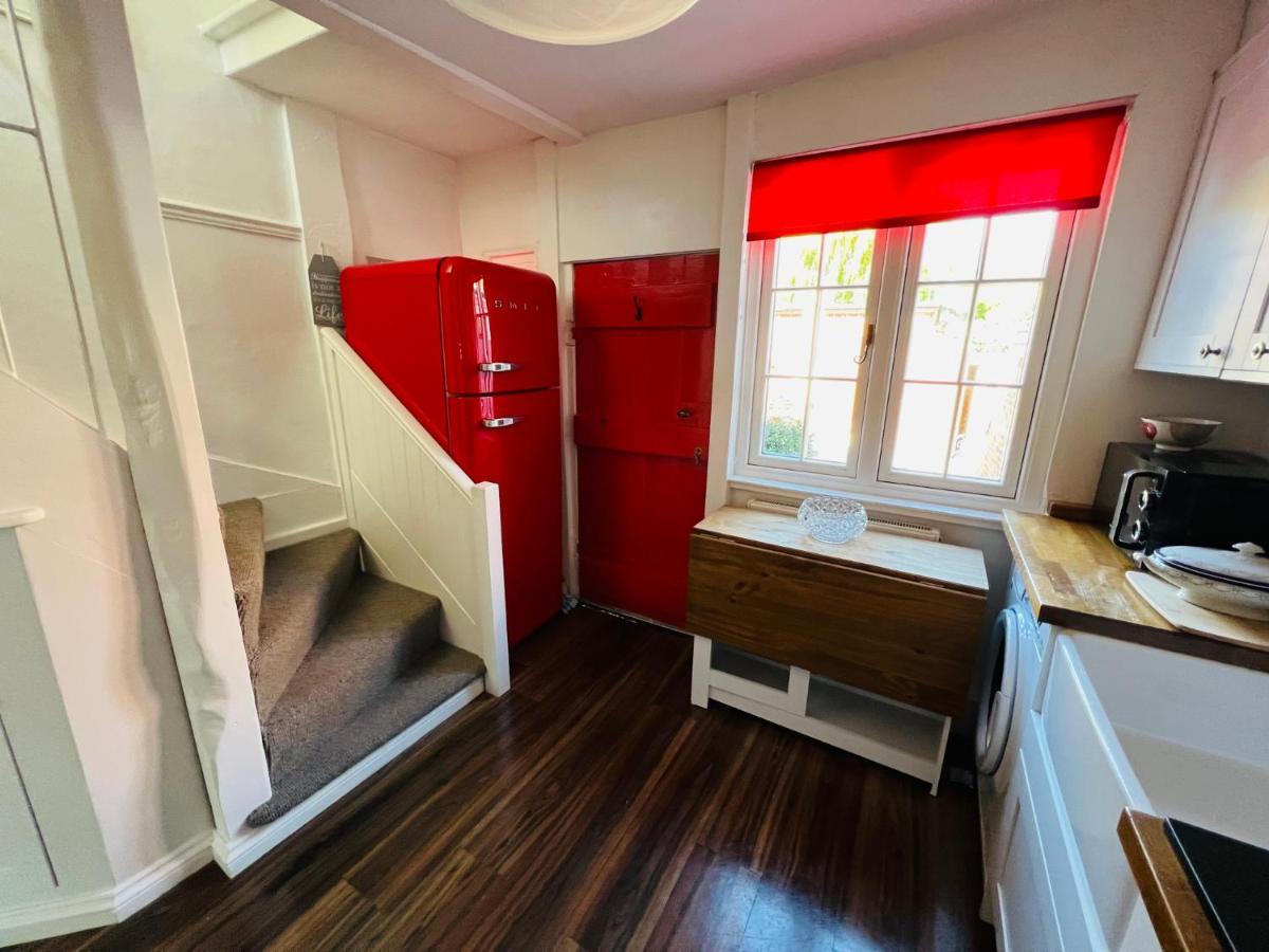 Bridewell Cottage In The Heart Of Tenterden - Pass The Keys エクステリア 写真