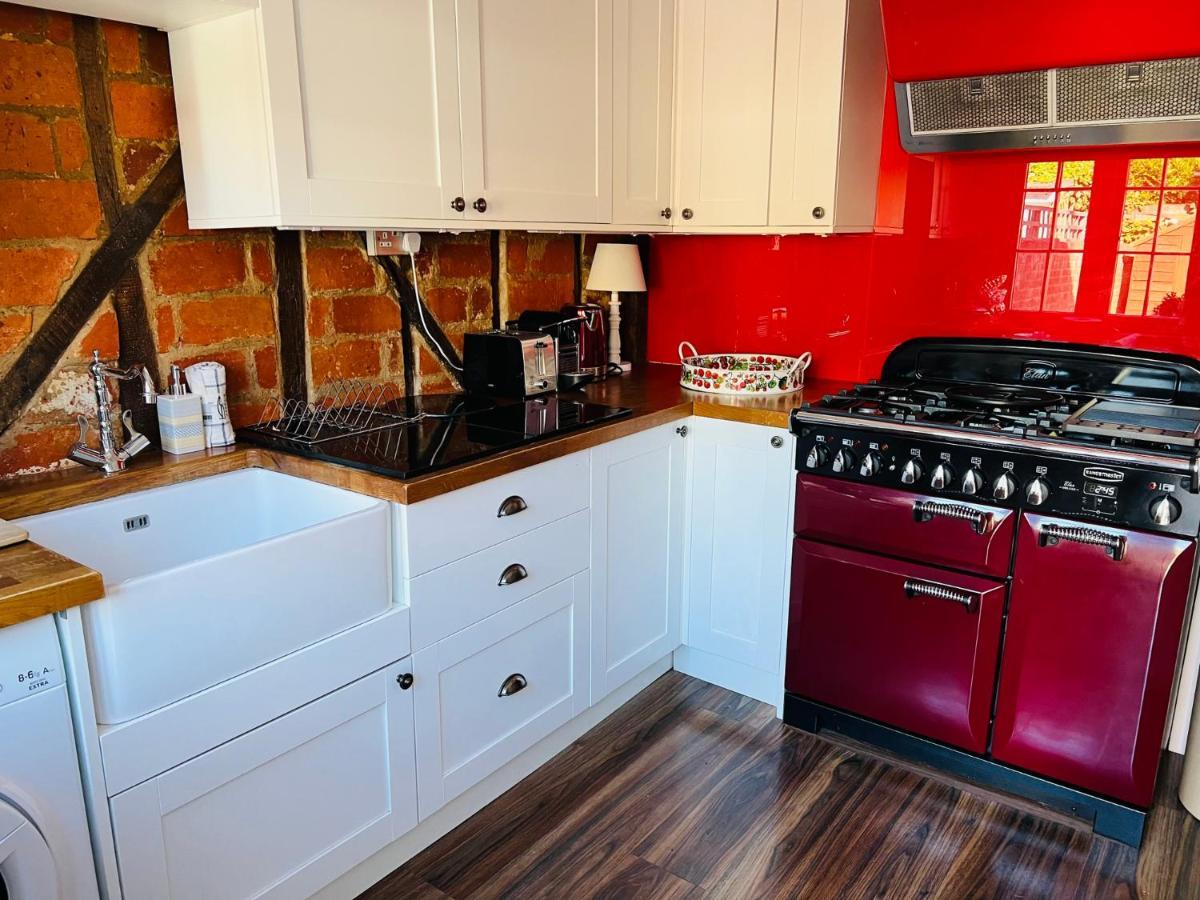 Bridewell Cottage In The Heart Of Tenterden - Pass The Keys エクステリア 写真