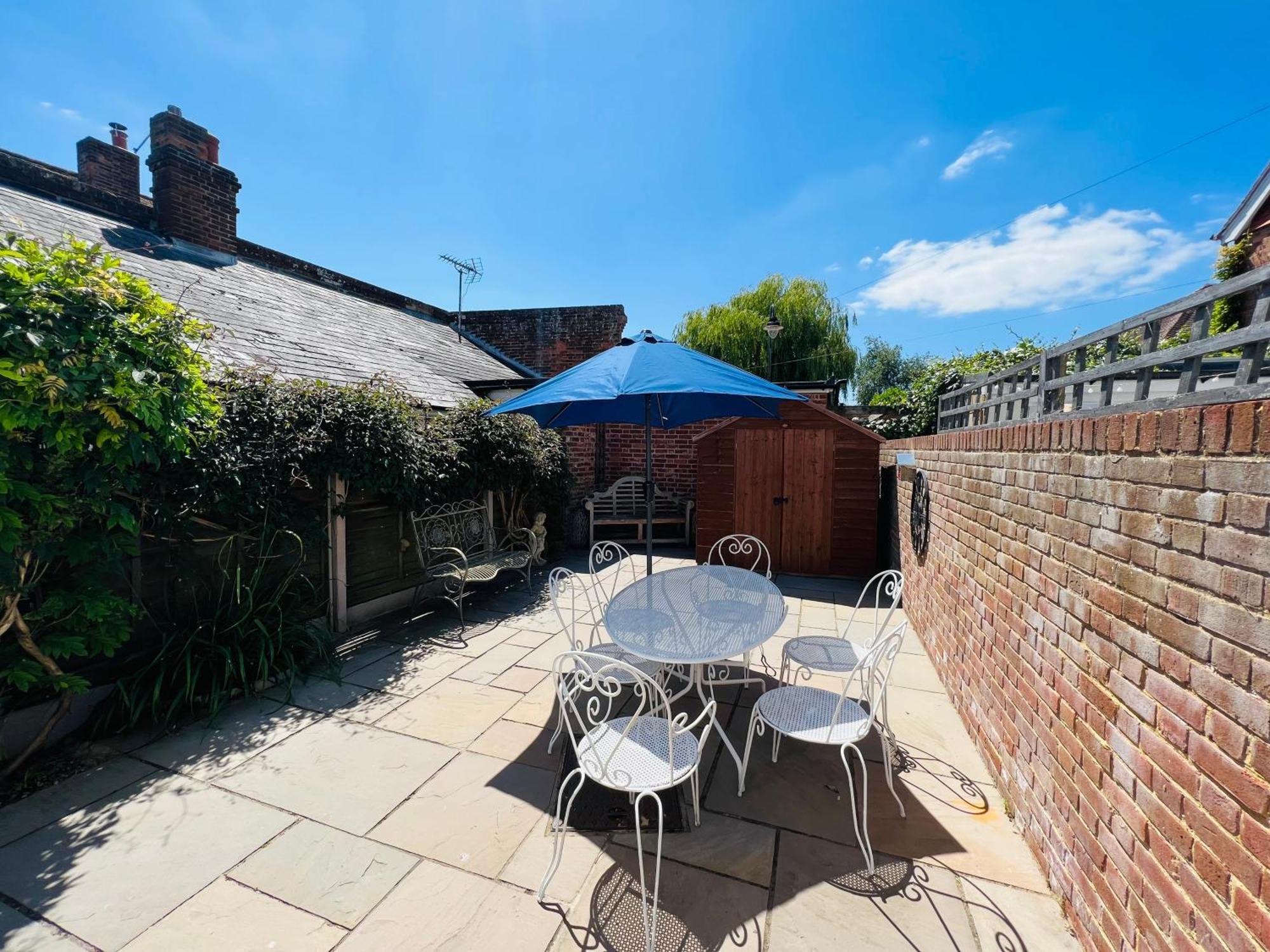Bridewell Cottage In The Heart Of Tenterden - Pass The Keys エクステリア 写真