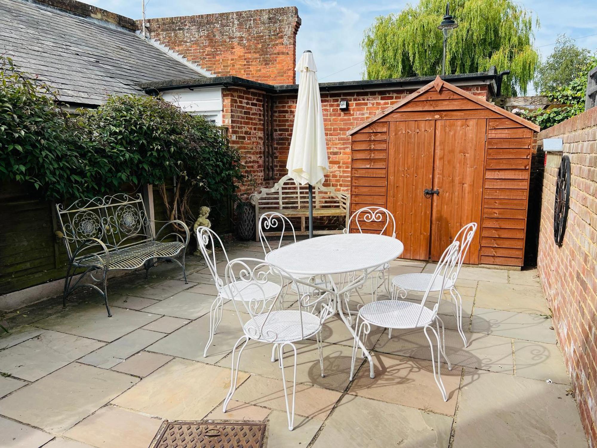 Bridewell Cottage In The Heart Of Tenterden - Pass The Keys エクステリア 写真
